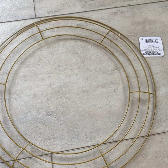 FLORAL GARDEN 14” Wreath Rings (4 total) - Picture 4 of 7